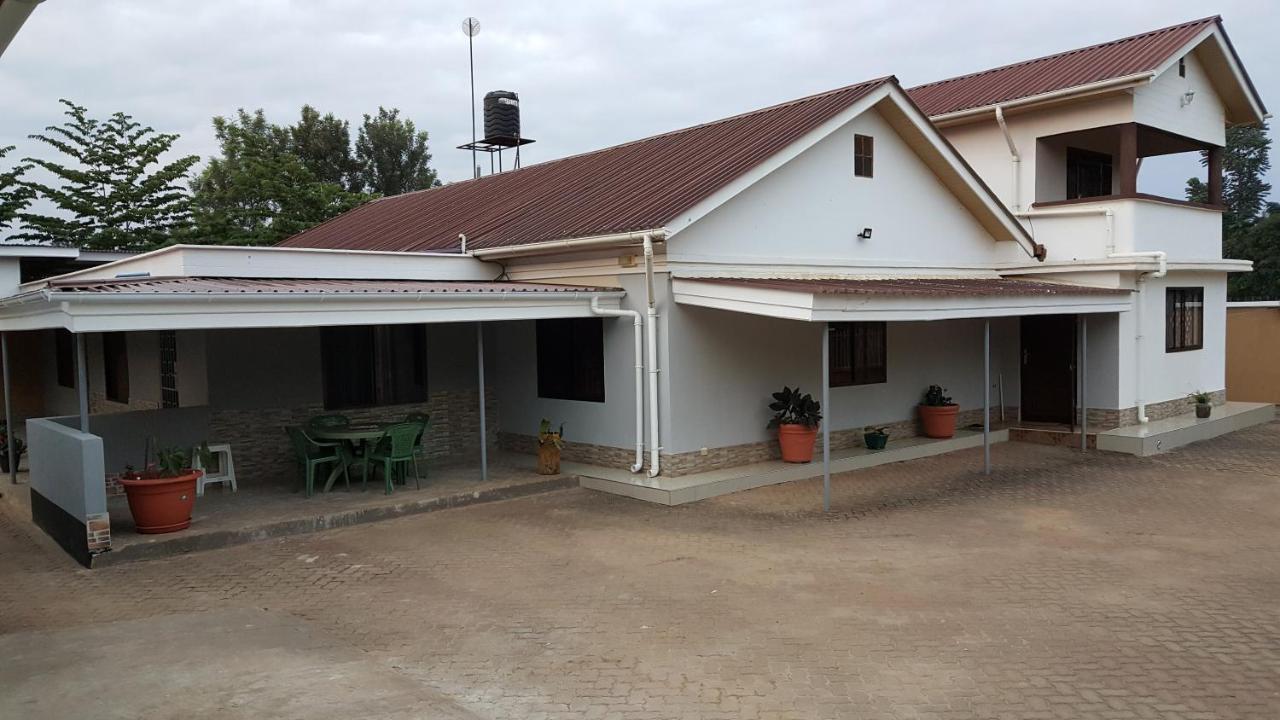 Kilimanjaro Country House โมชิ ภายนอก รูปภาพ