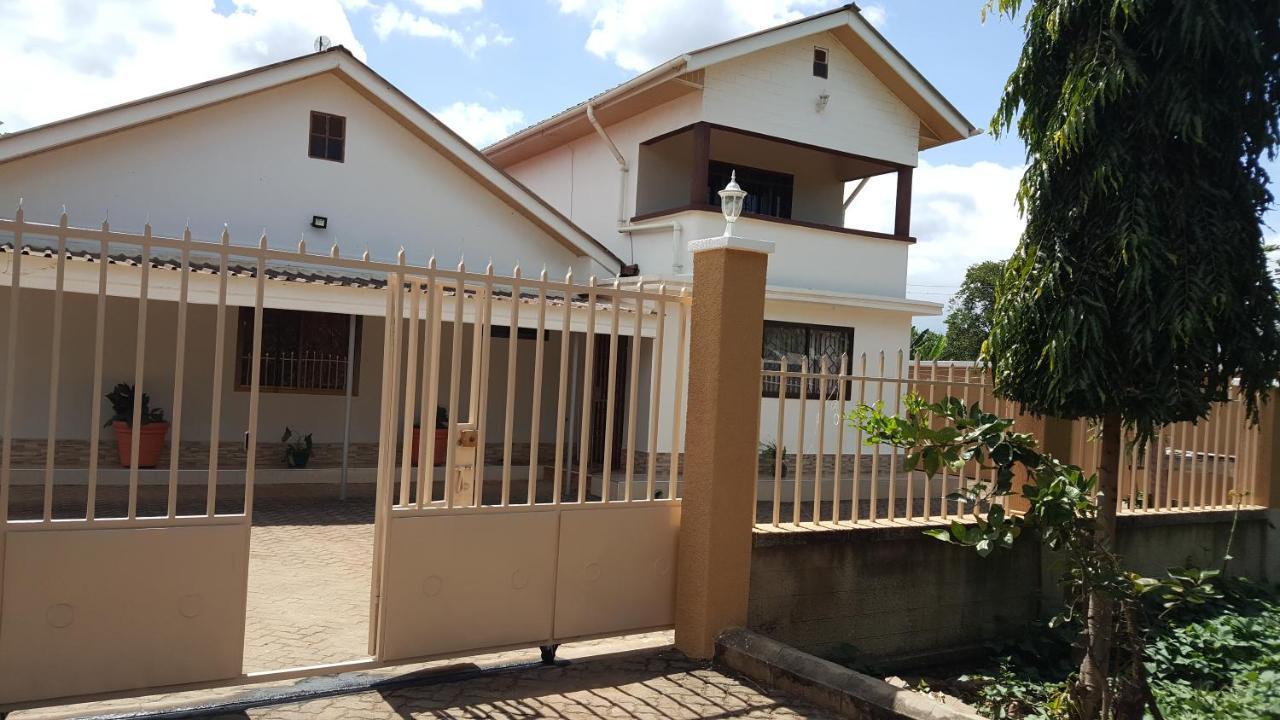 Kilimanjaro Country House โมชิ ภายนอก รูปภาพ