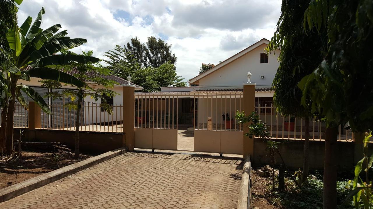 Kilimanjaro Country House โมชิ ภายนอก รูปภาพ